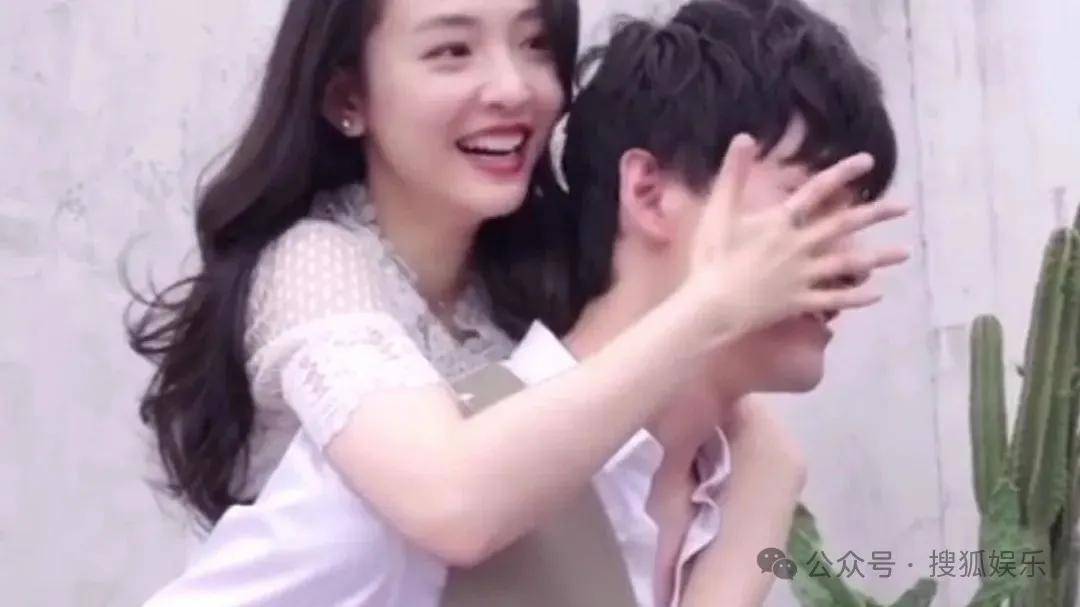 皇冠代理联系方式_离婚三年又被拍到亲密逛超市皇冠代理联系方式,他俩这是纯带娃还是真复合了?