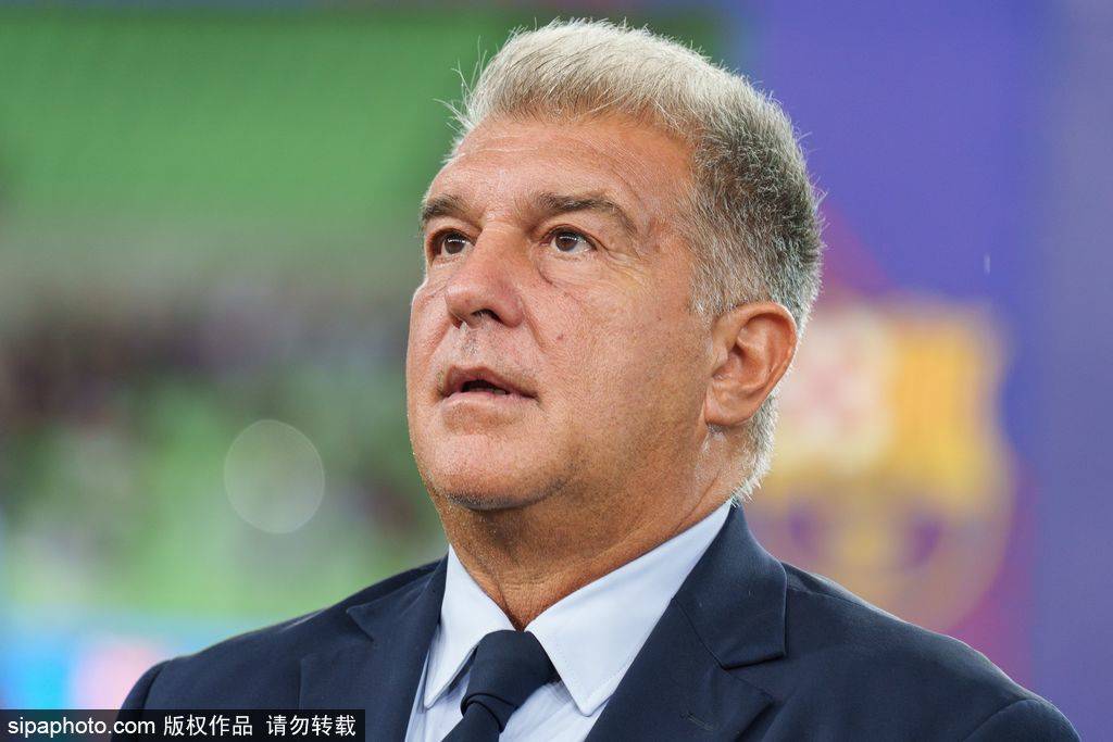 皇冠足球平台代理_曼联终获本杰明·谢什科皇冠足球平台代理!三年追逐终于开花结果