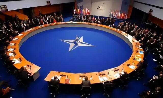 皇冠信用网在线申请_血战500天后皇冠信用网在线申请,乌东重镇升起俄罗斯国旗:北约32国只剩一个选择