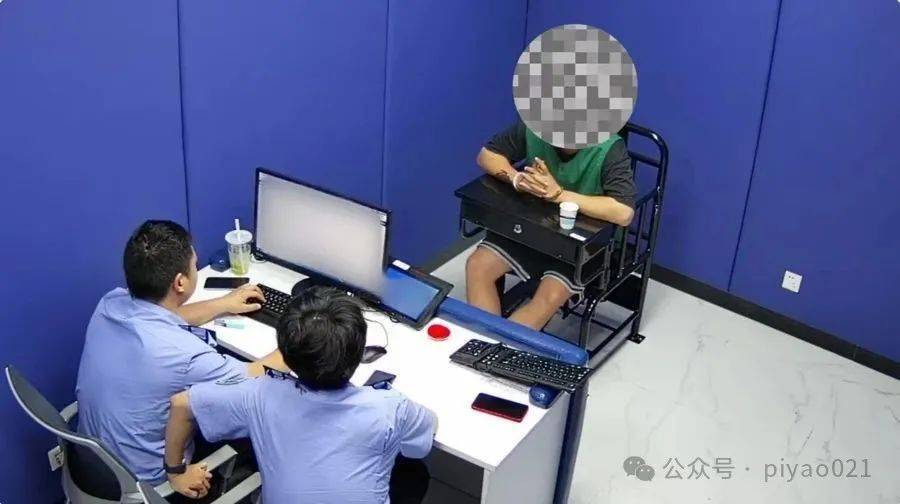 皇冠信用网哪里申请_上海老伯素质低下皇冠信用网哪里申请,捡拾28万名包,向失主勒索5万元?警方通报:自导自演,4人涉案被罚