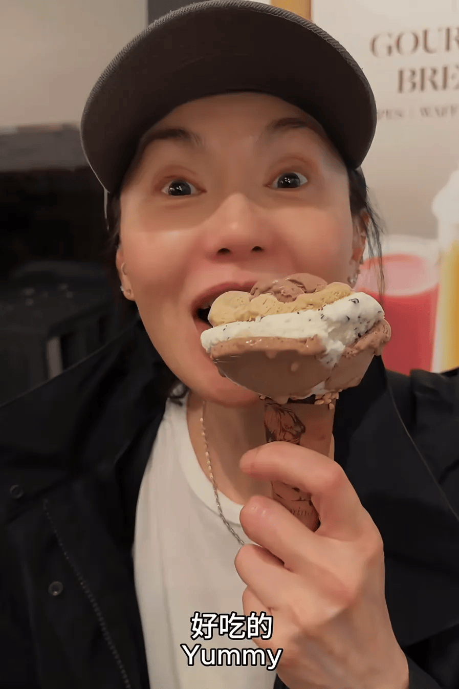 皇冠信用網怎么弄_60岁张曼玉突然罕见露面皇冠信用網怎么弄,疯狂自曝!网友:她眼里还有光