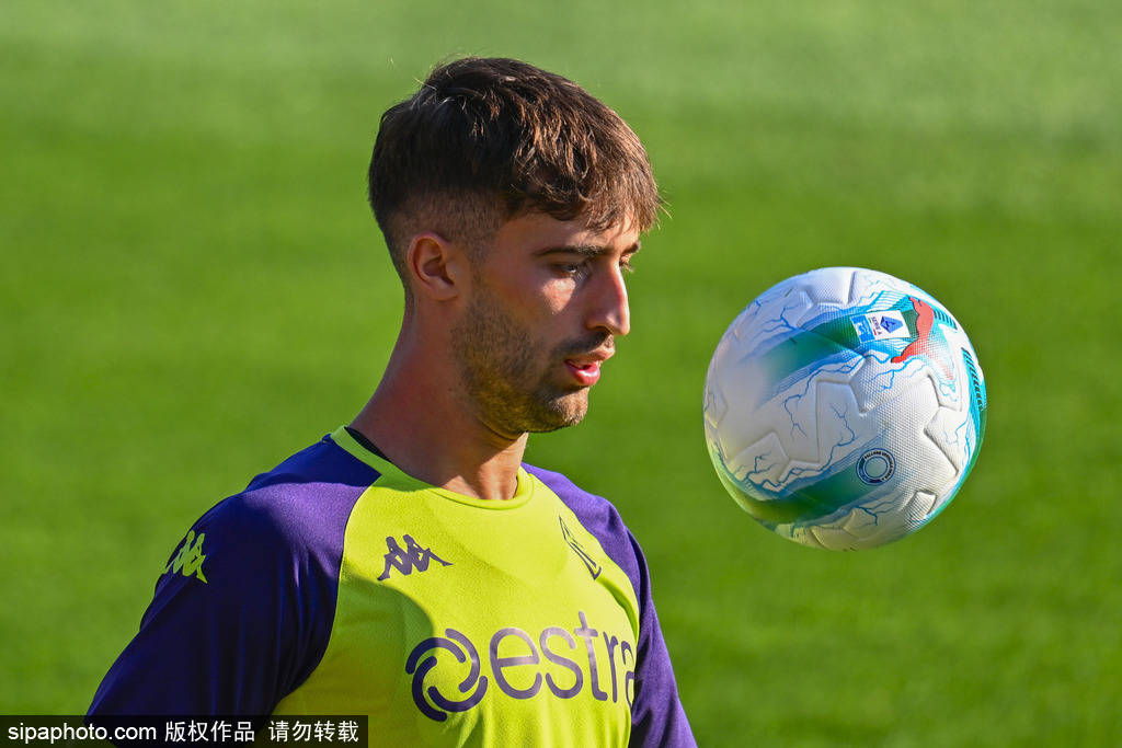 意大利杯_AC米兰新援德温特:年轻后卫将如何填补佳夫的空缺意大利杯?