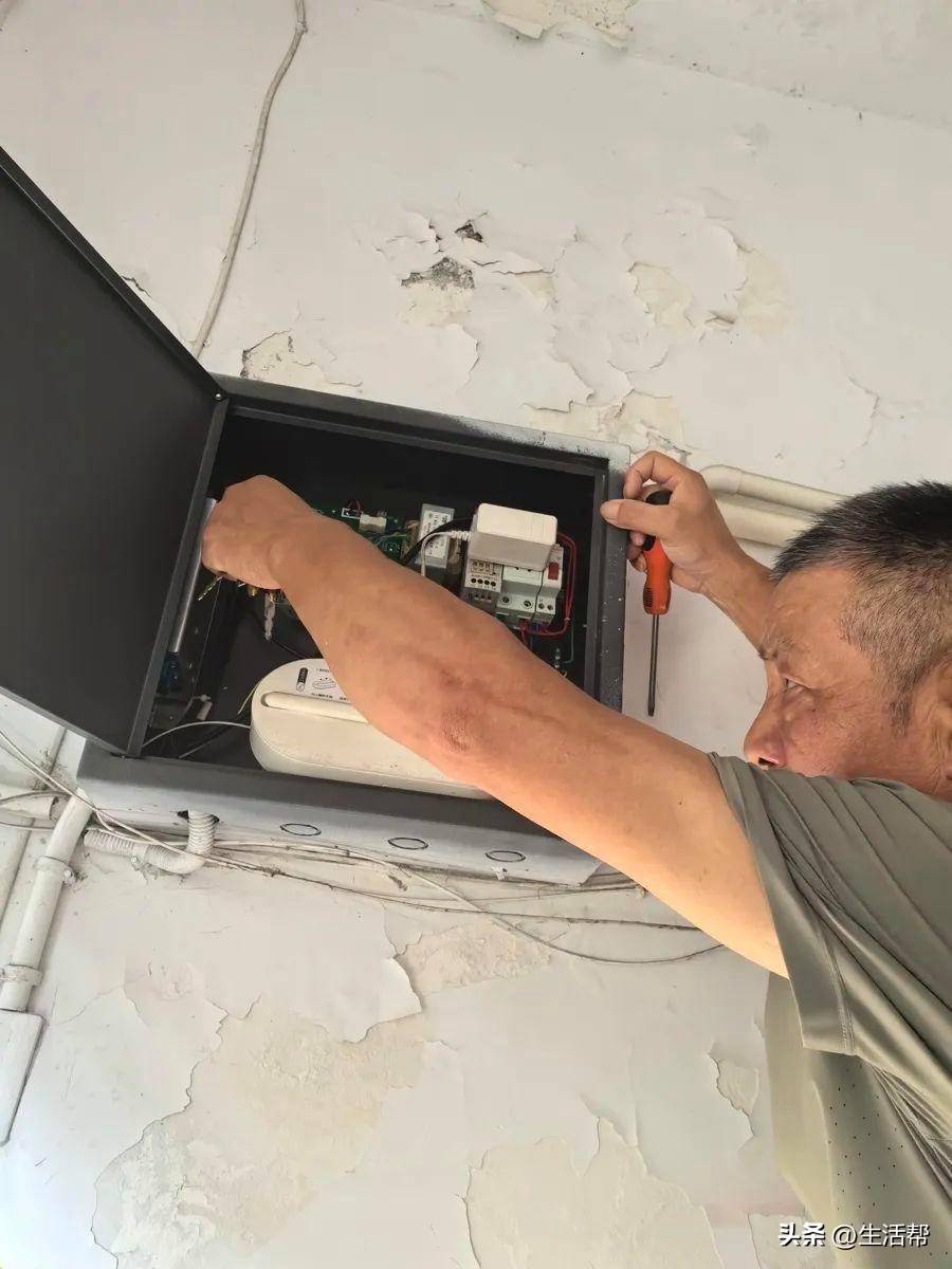 皇冠信用网最高占成_上海多个小区1700多个门禁集体失效皇冠信用网最高占成,居民炸锅:“太不安心了……”官方最新回应