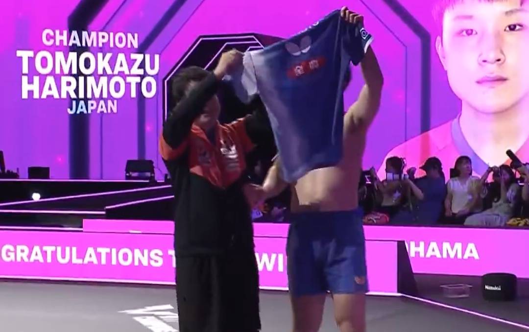 皇冠信用网会员_张本智和夺冠皇冠信用网会员,4比2胜王楚钦,赛后脱衣庆祝与王皓握手;此前称王皓握手“太敷衍”