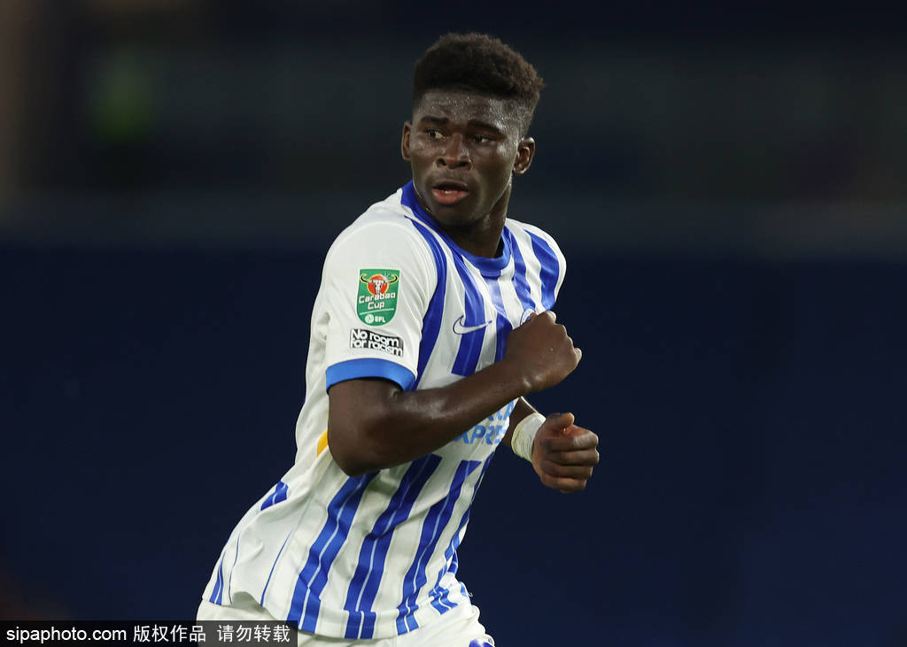 如何注册皇冠足球代理_曼联新星崛起:巴莱巴与红魔达成5年协议如何注册皇冠足球代理,转会背后隐藏着怎样的故事?