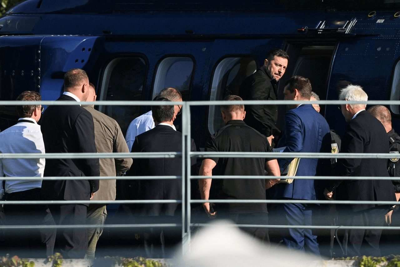 皇冠信用网代理注册_马克龙:特朗普称乌克兰领土问题只能由其领导人来谈判