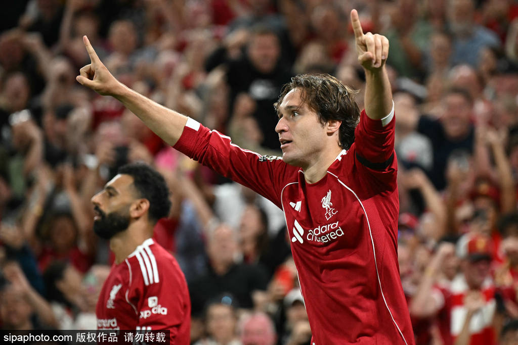 皇冠信用网会员_英超揭幕战-埃基蒂克传射萨拉赫破门 利物浦4-2伯恩茅斯