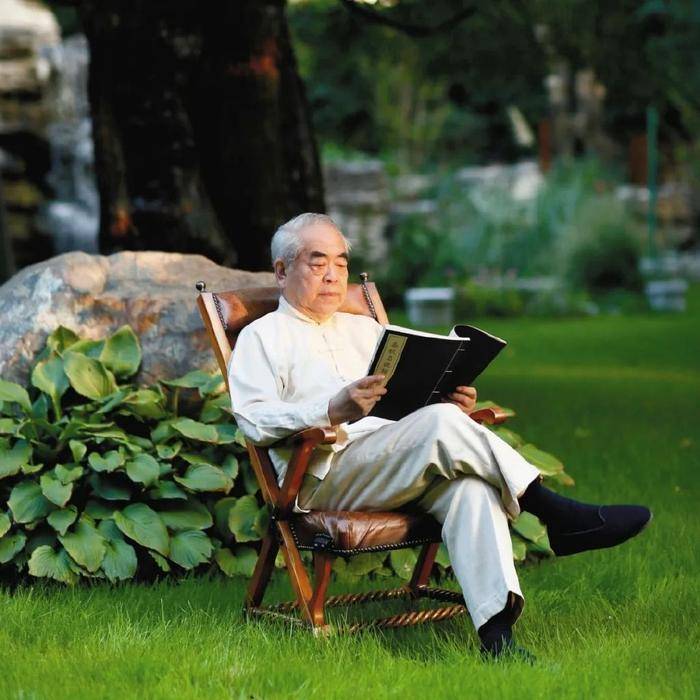 瑞典超级甲组联赛
_画家范曾女儿发文称与父亲失联瑞典超级甲组联赛
,其入股公司当晚仍直播带货,近1个月销售额过百万元