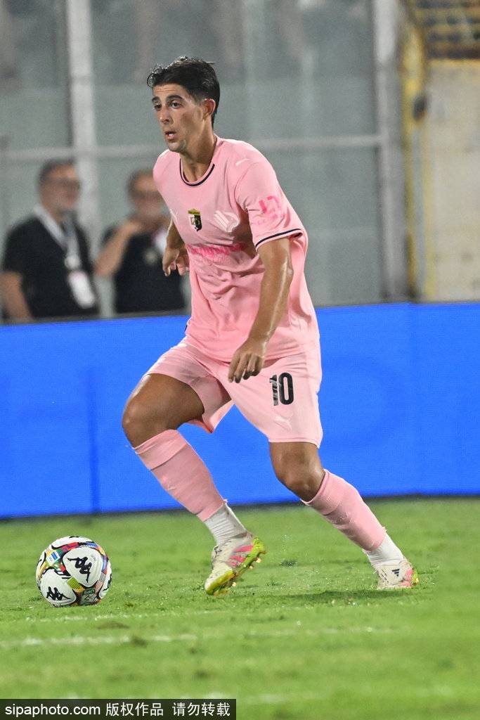 芬兰乙组联赛
_曼城4-0大胜狼队芬兰乙组联赛
,赖因德斯首秀惊艳全场!