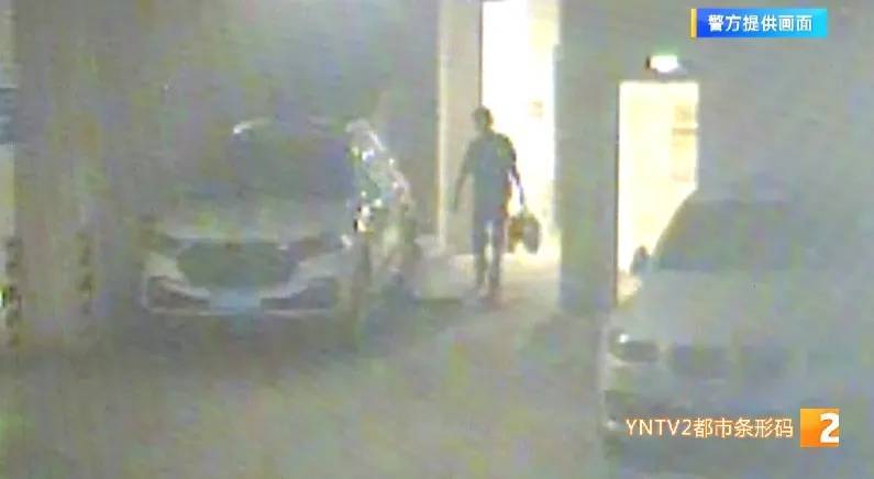 瓦埃勒vs米迪兰特
_凌晨怪事!男子提着茅台袋子在车库瓦埃勒vs米迪兰特
,翻垃圾桶竟为了.....