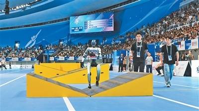 特温特vsPSV埃因霍温
_全球首个人形机器人运动会精彩瞬间(新时代画卷)