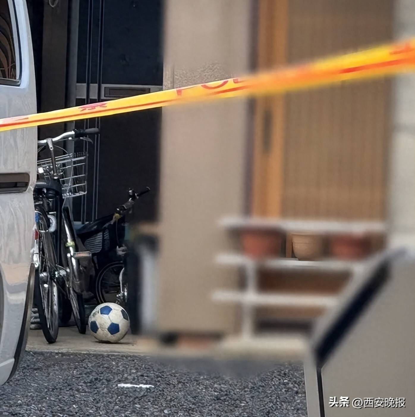 英格兰超级联赛
_日本15岁少年连捅精神科医生父亲数十刀英格兰超级联赛
，致其死亡，出去玩了一天后自首