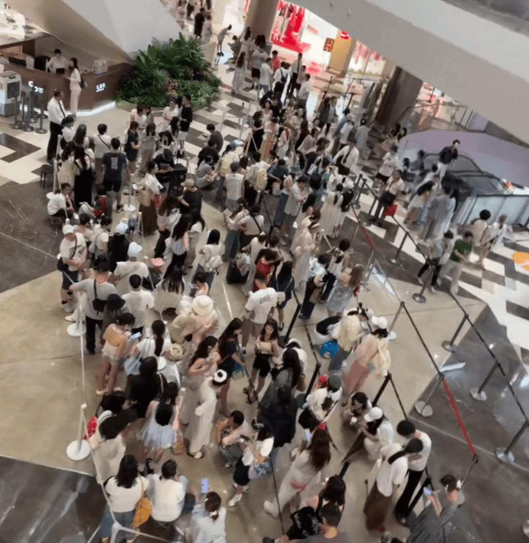 皇冠信用网登3代理_开业第一天就闭店!人多到崩溃皇冠信用网登3代理,排队超8小时,品牌道歉,补偿方案公布!