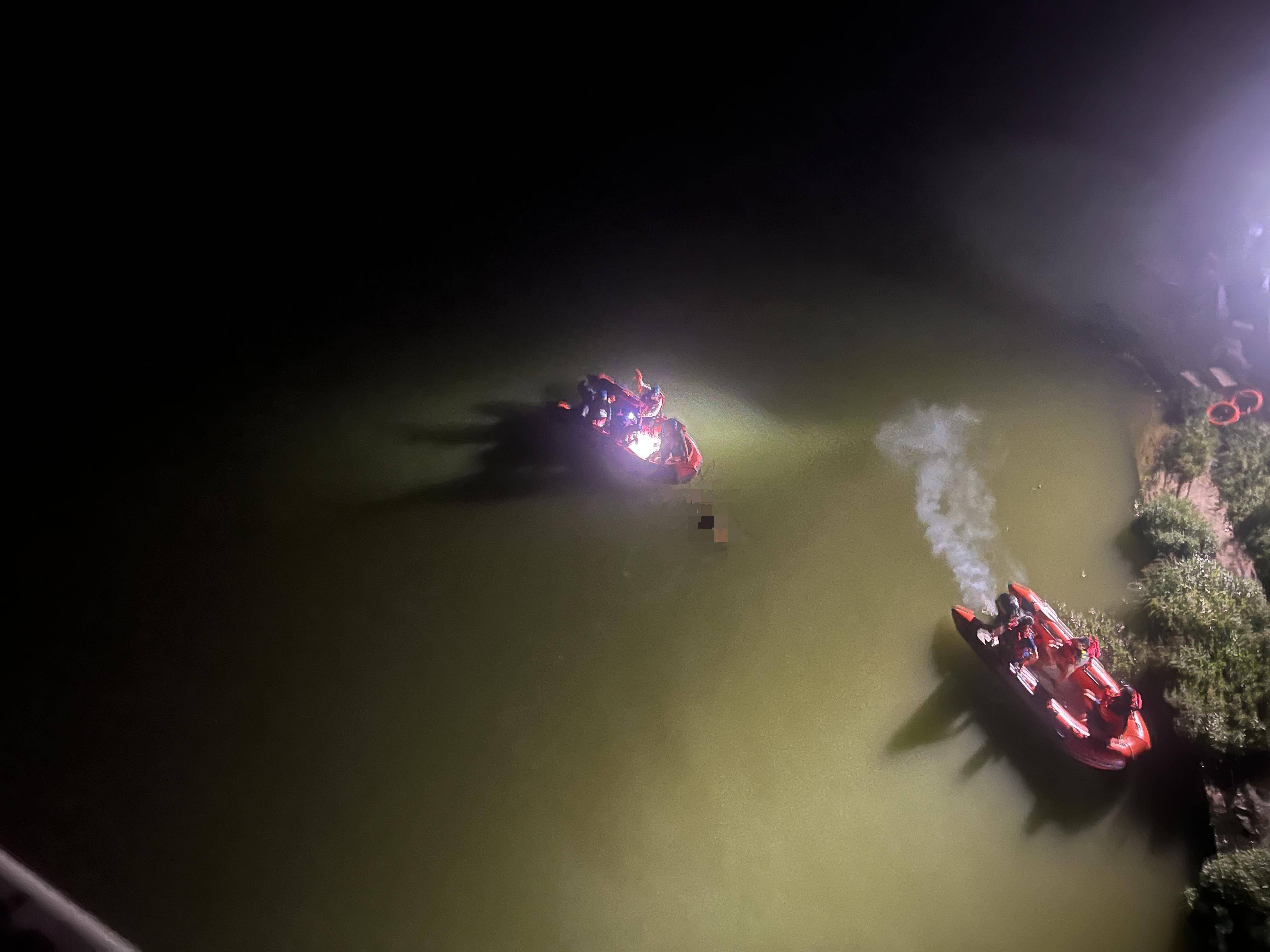 皇冠皇冠信用網平台
_悲剧!四川一男子夜钓时鱼竿被鱼拖走皇冠皇冠信用網平台
,下河捞鱼竿时不幸溺亡