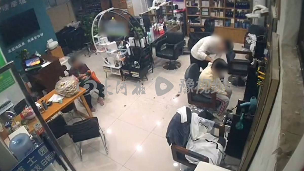 皇冠信用网去哪里弄
_“监控看不出来”皇冠信用网去哪里弄
,给女孩擦碎发时被指猥亵,理发师不服行拘处罚起诉警方