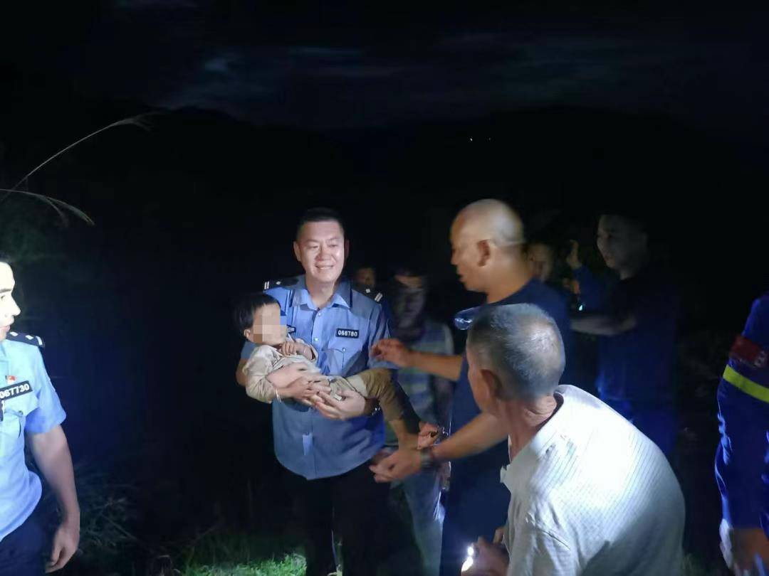 皇冠信用網登123出租
_湖南新韶突然失踪的2岁女孩平安找到皇冠信用網登123出租
,当地公安:在距离家1公里外的山林石缝中发现