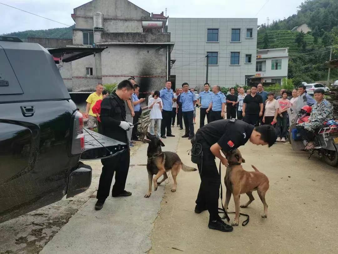 皇冠信用网会员
_湖南新邵突然失踪的2岁女孩平安找到皇冠信用网会员
,当地公安:在距离家1公里外的山林石缝中发现