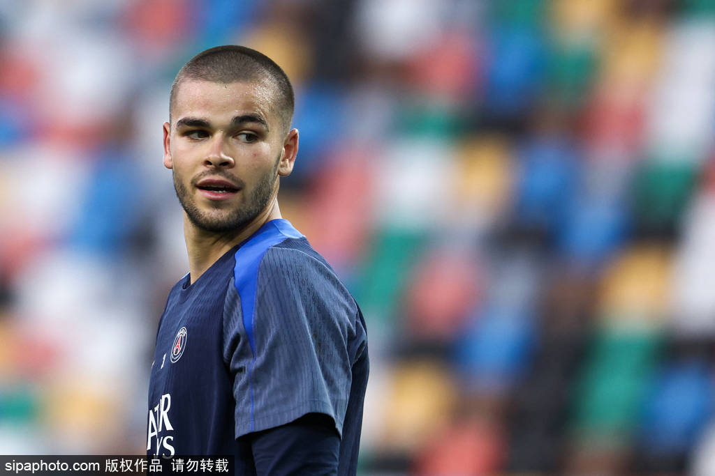 皇冠信用盘代理
_多纳鲁马或加盟曼联皇冠信用盘代理
?巴黎门神告别之夜引爆转会市场