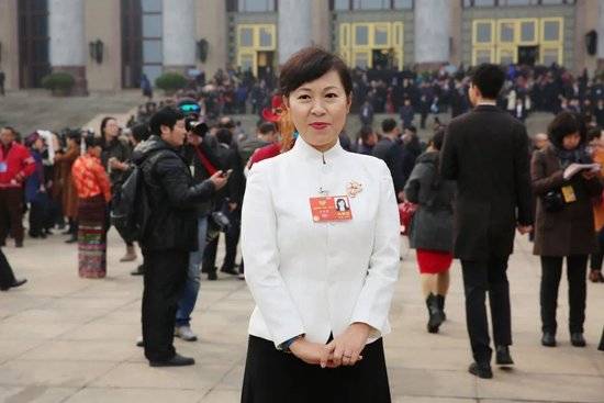 皇冠信用網代理
_正部级美女大员被查!千万华服堆满多套住宅皇冠信用網代理
,化妆团队提前数小时待命~