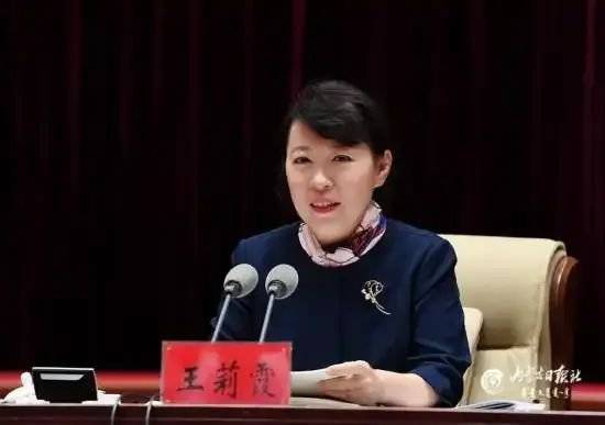 皇冠信用網代理
_正部级美女大员被查!千万华服堆满多套住宅皇冠信用網代理
,化妆团队提前数小时待命~