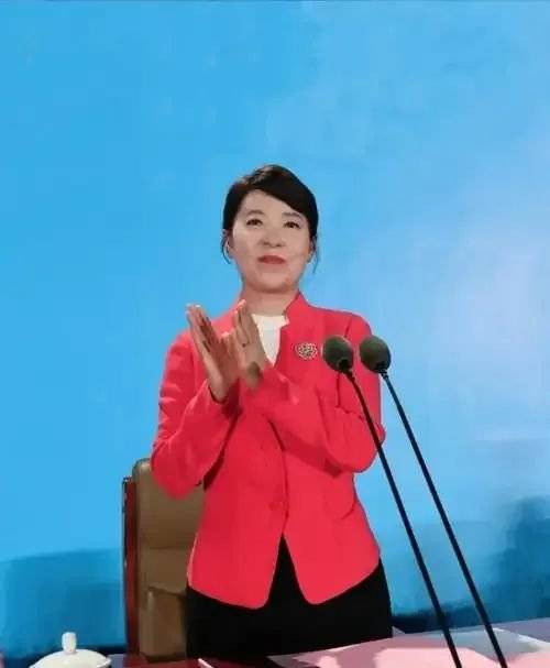 皇冠信用網代理
_正部级美女大员被查!千万华服堆满多套住宅皇冠信用網代理
,化妆团队提前数小时待命~