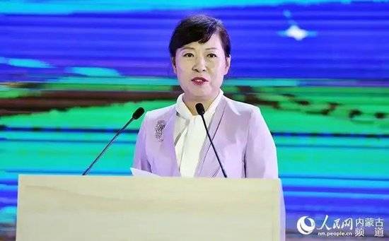 皇冠信用網代理
_正部级美女大员被查!千万华服堆满多套住宅皇冠信用網代理
,化妆团队提前数小时待命~