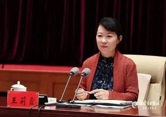 皇冠信用網代理
_正部级美女大员被查!千万华服堆满多套住宅皇冠信用網代理
,化妆团队提前数小时待命~