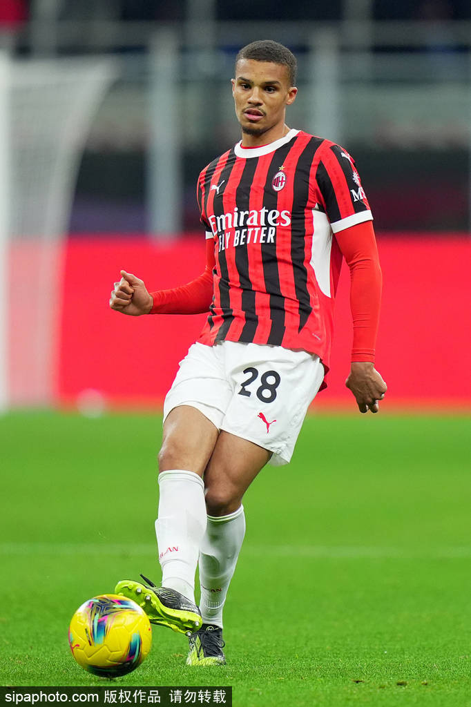 皇冠信用网平台出租
_AC米兰引援动态:拉比奥特转会传闻与阿莱格里关系背后的故事