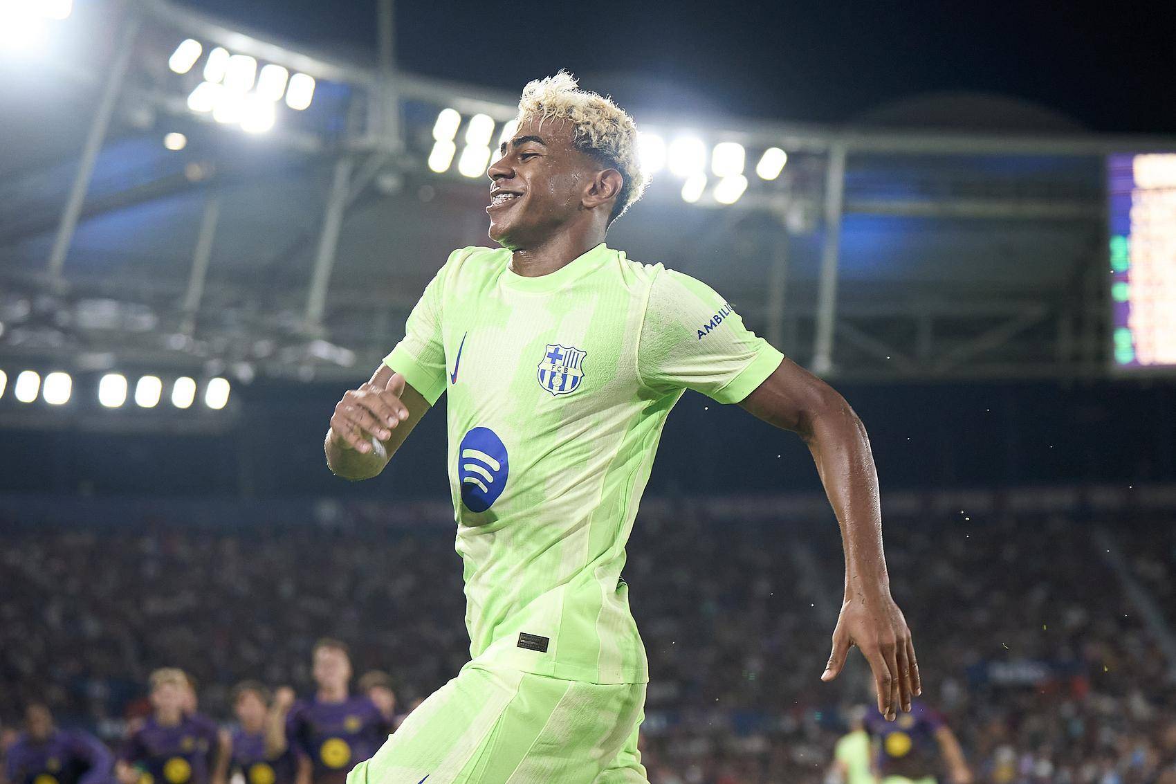 萨索洛vs那不勒斯
_【西甲】拉什福德被换下之后萨索洛vs那不勒斯
,亚马尔和佩德里带领巴萨大逆转