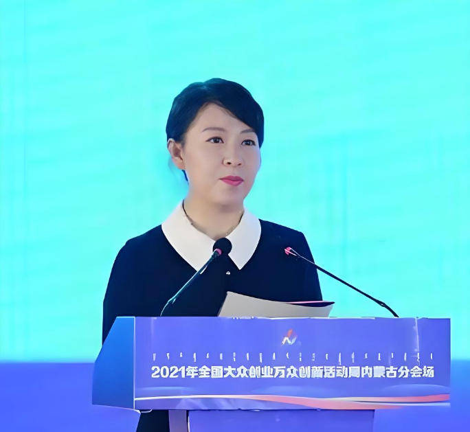 艾里斯vs阿波罗利马素尔
_“换装主席”王莉霞的堕落:从光鲜人设到腐败深渊