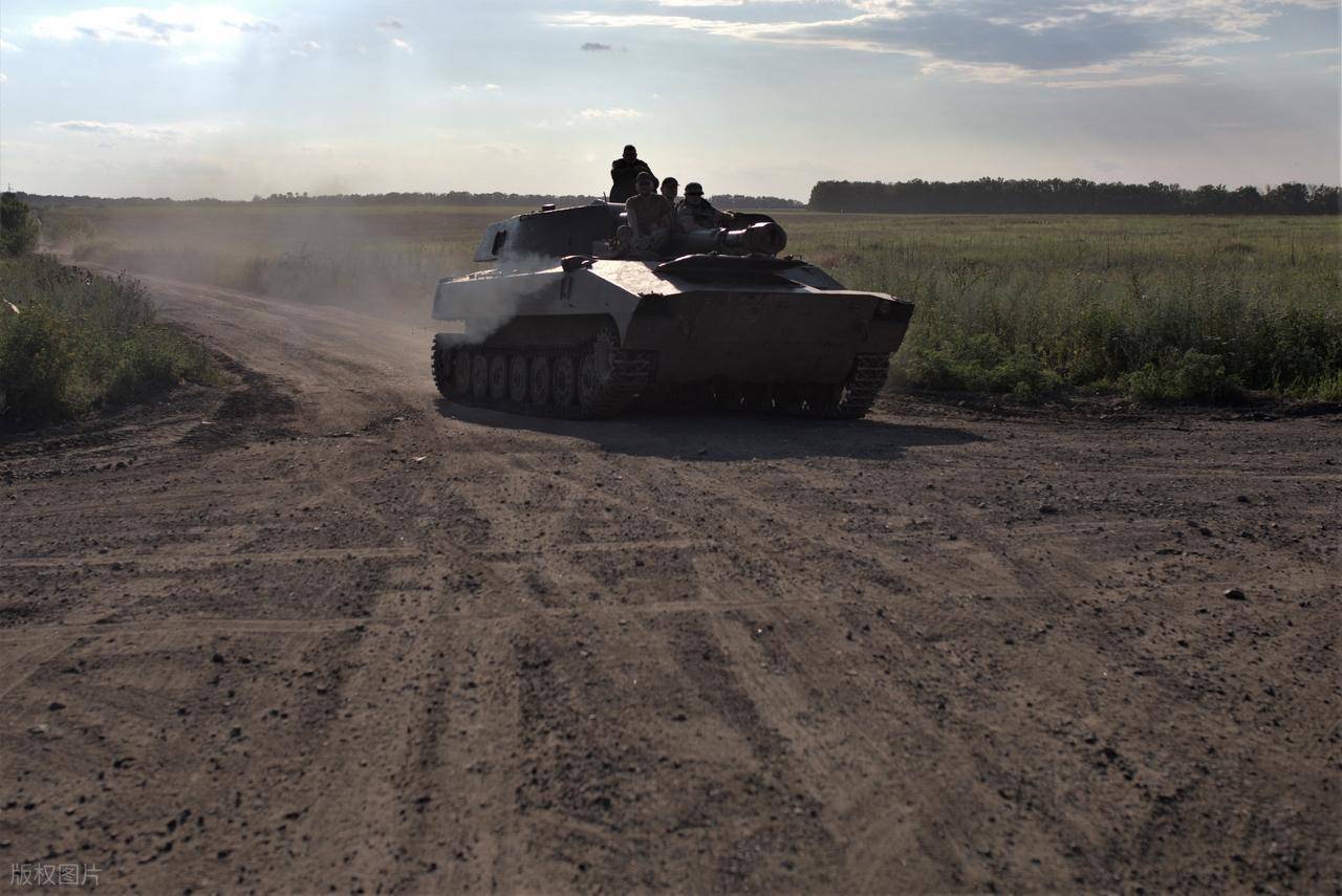 瑞士超级联赛
_空袭再现!乌军156旅营区30次剧烈爆炸瑞士超级联赛
,无人机与导弹齐飞,1个旅被一举重创!