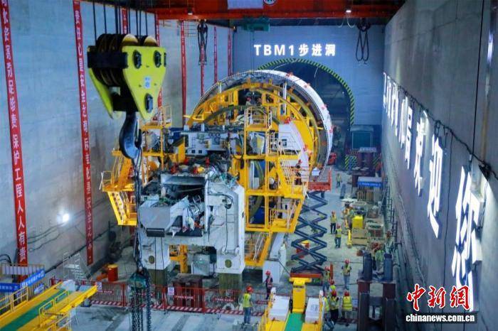 阿拉伦斯vs安提瓜_湖北宜昌:国产最大直径敞开式硬岩掘进机始发
