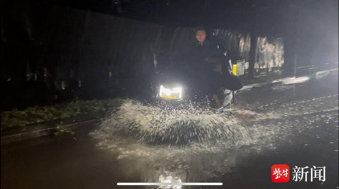 京都不死鸟vs冈山绿雉_记者实探:晚高峰暴雨致南京江宁泉东路积水成河