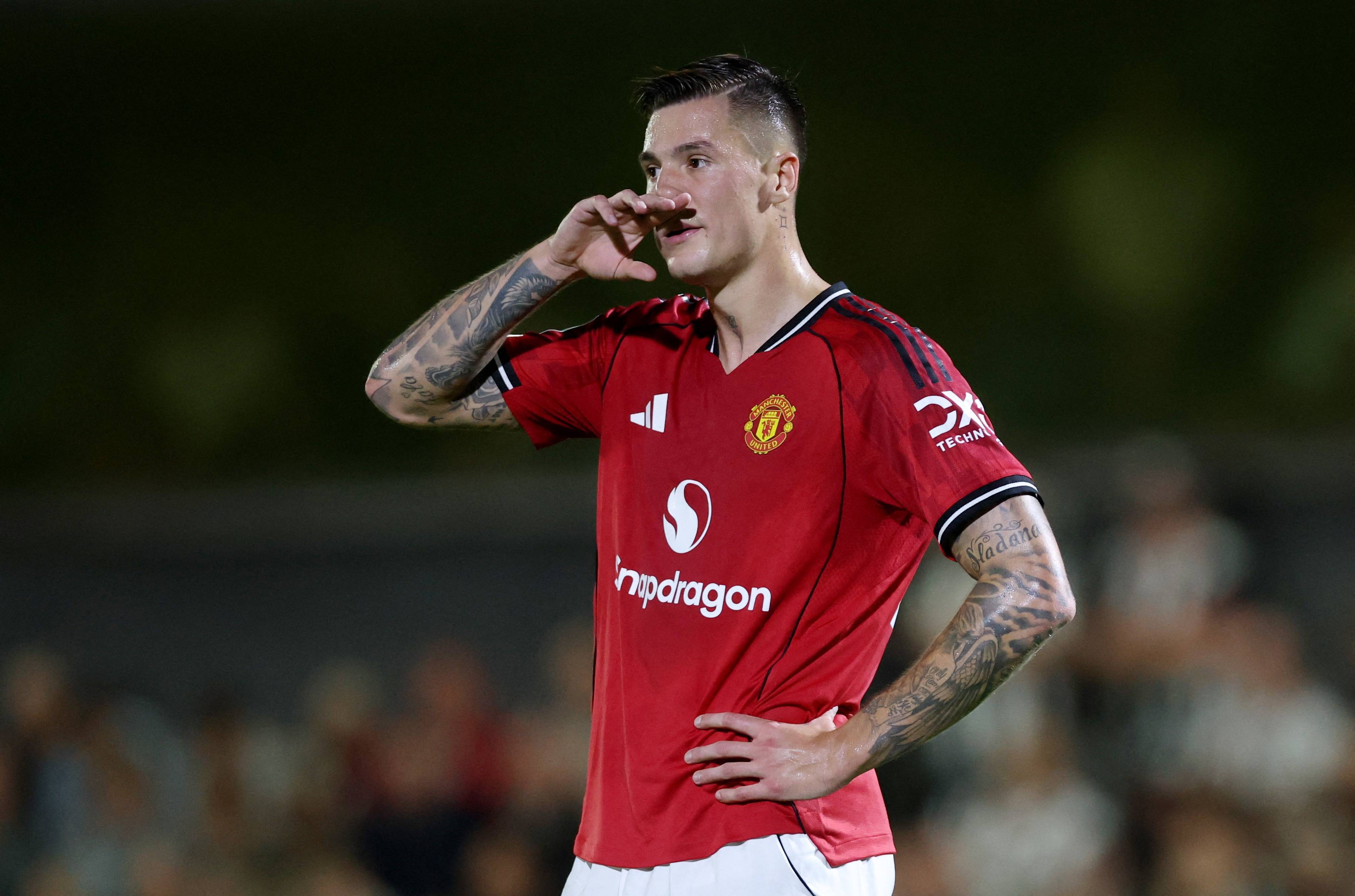 FC安道尔vs布尔戈斯_阿邦拉霍怒批曼联：舍什科第10个罚点证明他是懦夫FC安道尔vs布尔戈斯，阿莫林也一样