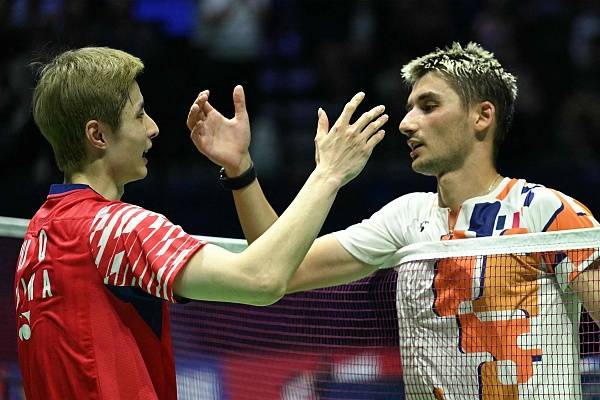 皇冠信用網会员注册网址_羽毛球世锦赛｜石宇奇翁泓阳反客为主连胜“中法对决”皇冠信用網会员注册网址，国羽男单确保四强名额