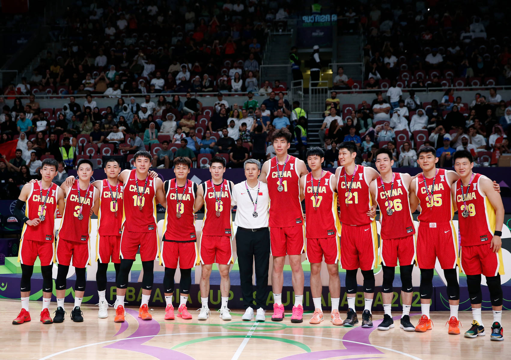 皇冠信用網如何开户_篮协主席称赞郭士强团队:简单纯粹 业余时间都在谈战术