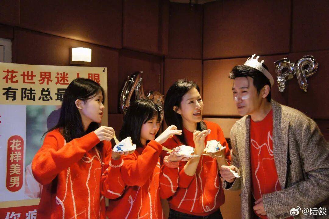 皇冠皇冠信用网平台_陆毅甜蜜自曝:鲍蕾和我在一起30年没做过饭皇冠皇冠信用网平台,方便面都不会煮