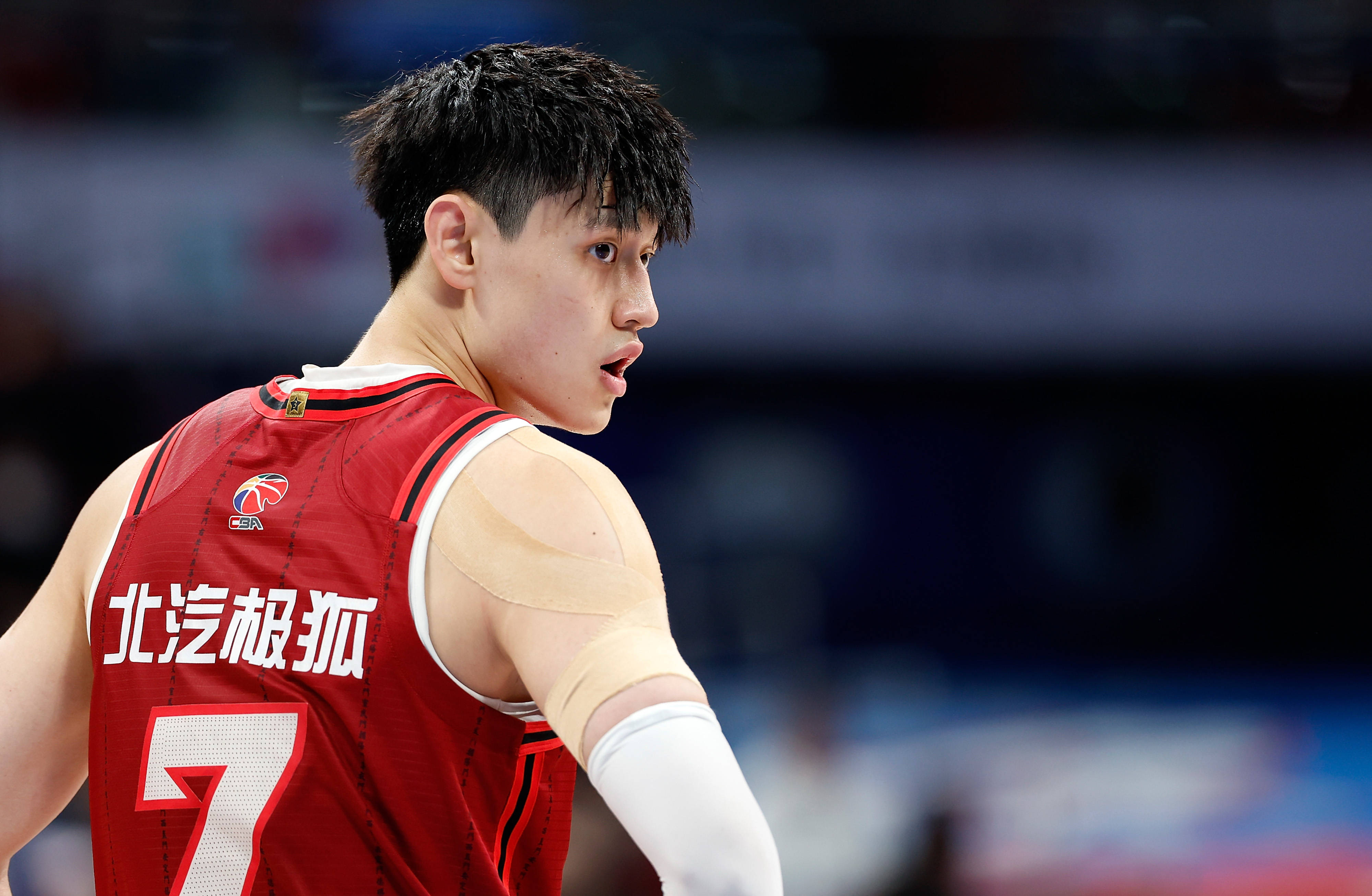 皇冠信用网会员注册_美记:曾凡博是篮网最后一个双向合同的头号人选