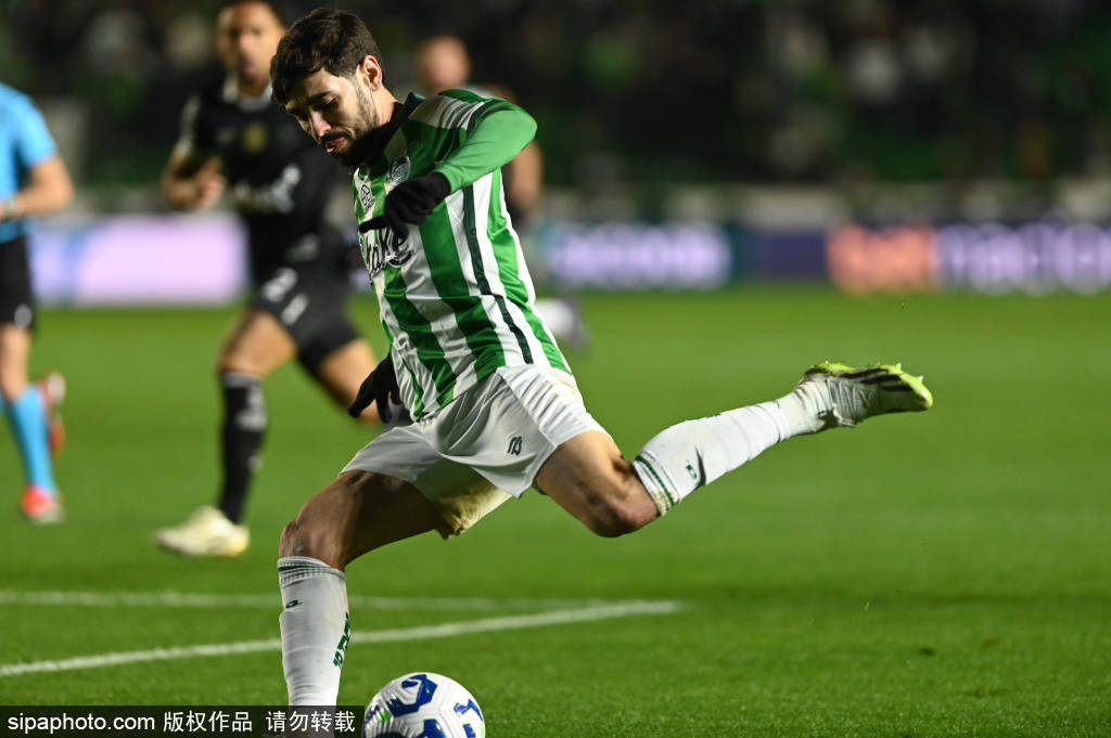 皇冠信用网怎么注册_劳塔罗:意甲联赛的进攻引擎皇冠信用网怎么注册,143球背后的职业精神与坚持