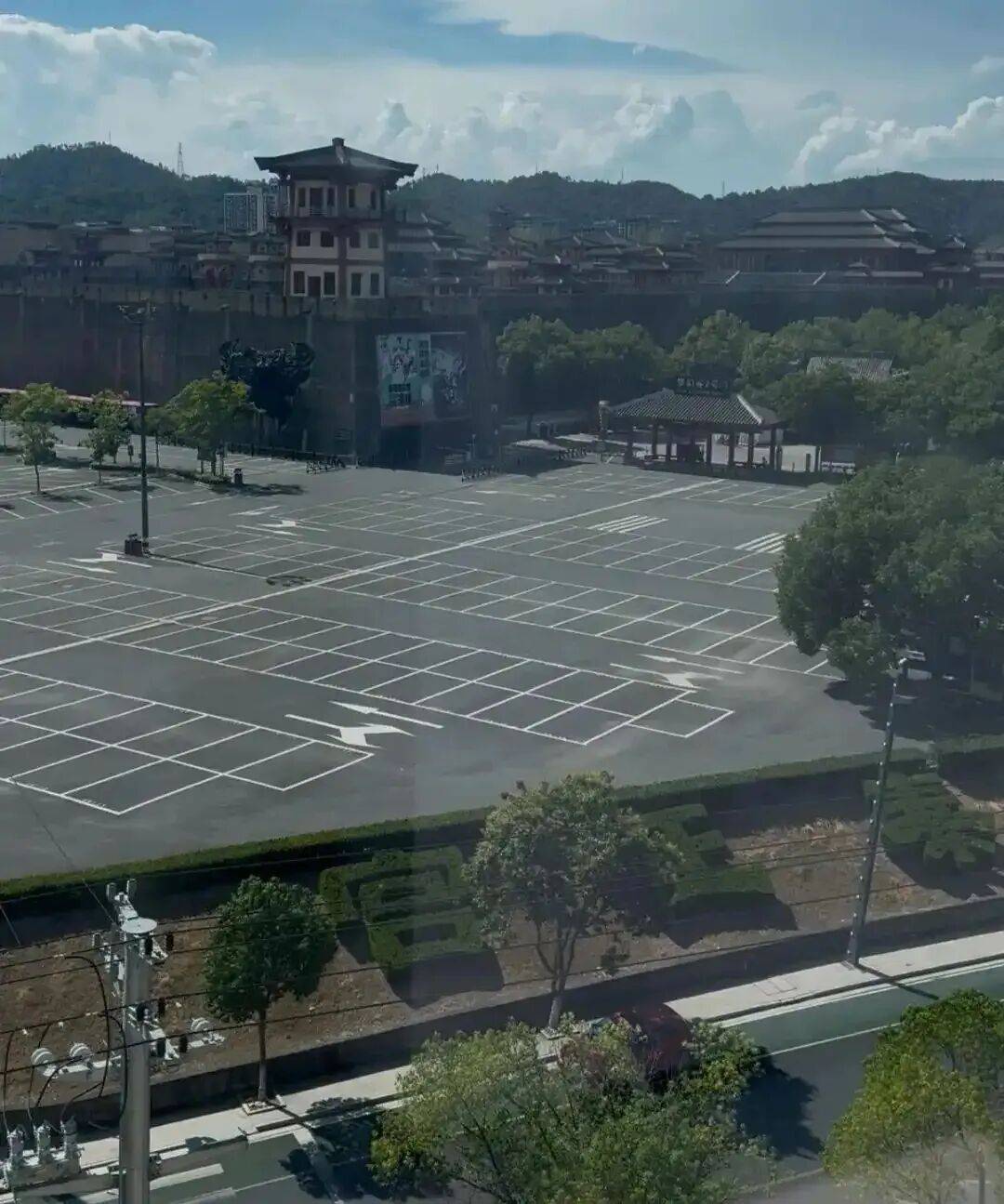 皇冠信用出租_短剧狂招“爸妈”?培训3月包进组皇冠信用出租,日薪最高5000元?真相:先花4万上课!别被“演员梦”掏空钱袋!