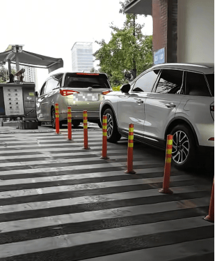 皇冠信用網押金多少_成都一车主不缴停车费致出口堵塞皇冠信用網押金多少,物业:对方称不开发票就不缴费,屡次发生,已报案