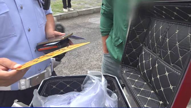 皇冠信用網去哪里弄_“你明白吗?”北京街头一驾驶员连怼交警皇冠信用網去哪里弄!交警:我不明白