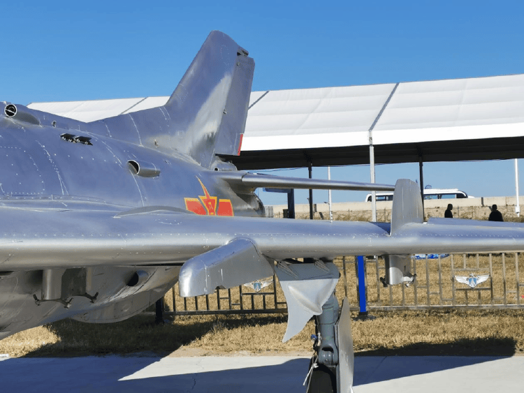 皇冠足球_多图!歼-6无人机首次公开皇冠足球,可作为攻击机