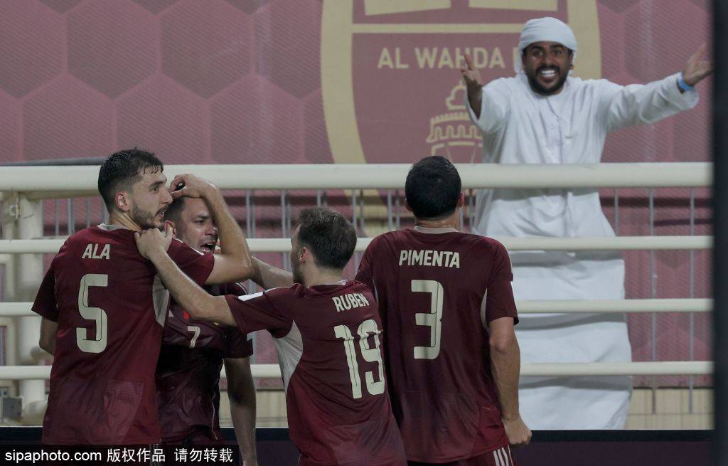 皇冠足球会员注册_中超争冠赛程分析:海港与泰山的对决皇冠足球会员注册,申花末轮挑战津门虎,国安迎战倒数前四球队