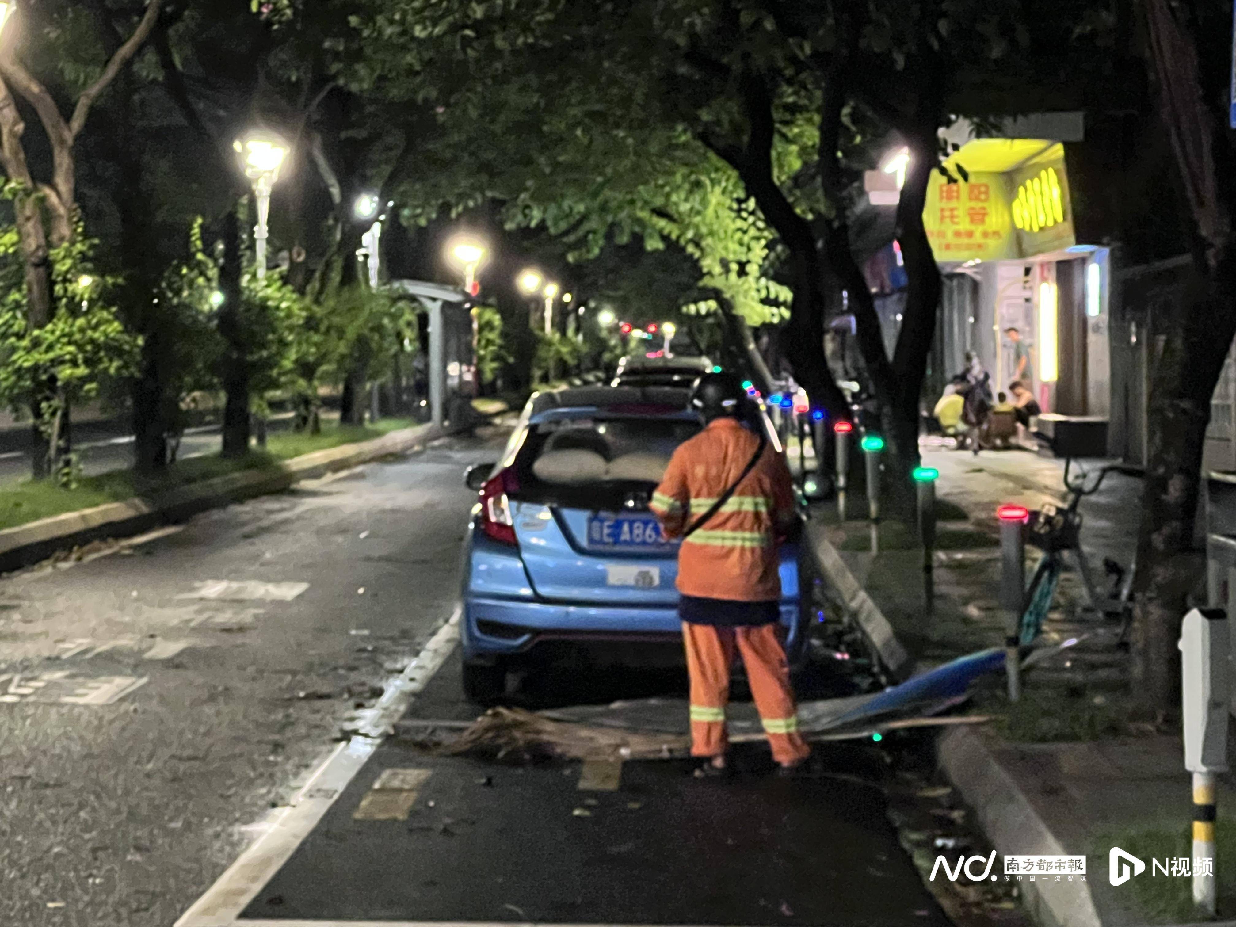 皇冠信用網出租足球_佛山官宣解除“五停”后两小时内皇冠信用網出租足球,我们在街头看见