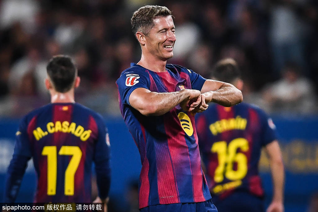 罗马尼亚甲组联赛_17岁新星首秀助巴萨登顶!弗里克慧眼识珠罗马尼亚甲组联赛,‘德罗’未来可期