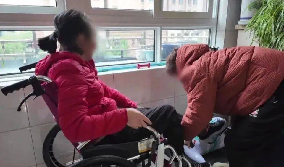 皇冠信用平台出租出售_28岁妻子突发罕见病全身瘫痪皇冠信用平台出租出售，丈夫哄骗卖婚房携款失踪，检方强势介入