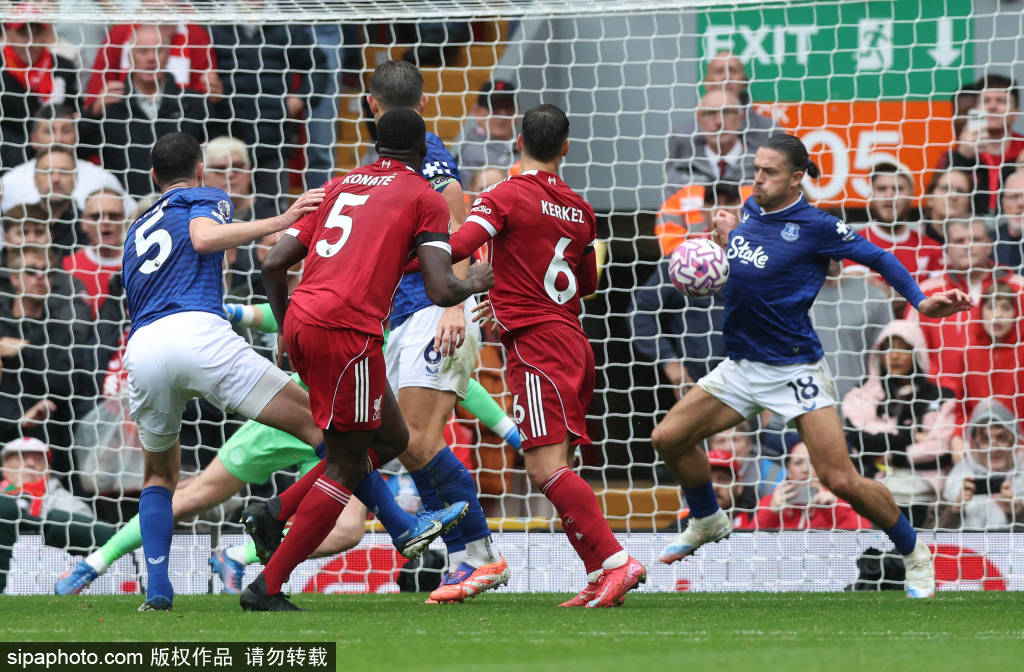 信用网怎么注册_鲁尼:斯洛特让中场索博踢右后卫信用网怎么注册,阿莫林这样做会被骂得体无完肤