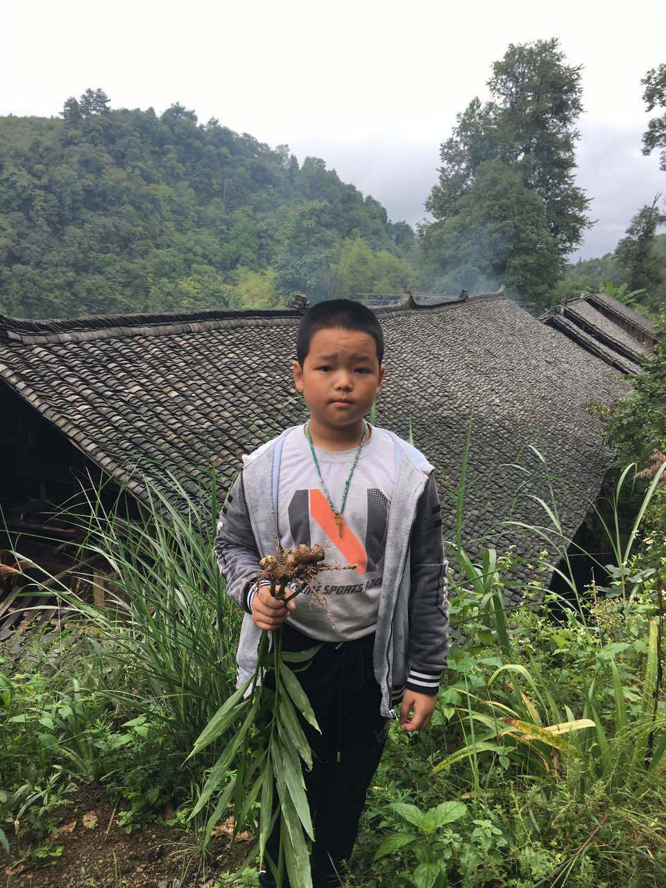 皇冠2登录welcome_那个让老师骄傲的“调皮”班级!30年同学聚会皇冠2登录welcome,还伴有一封来自贵州的感谢信