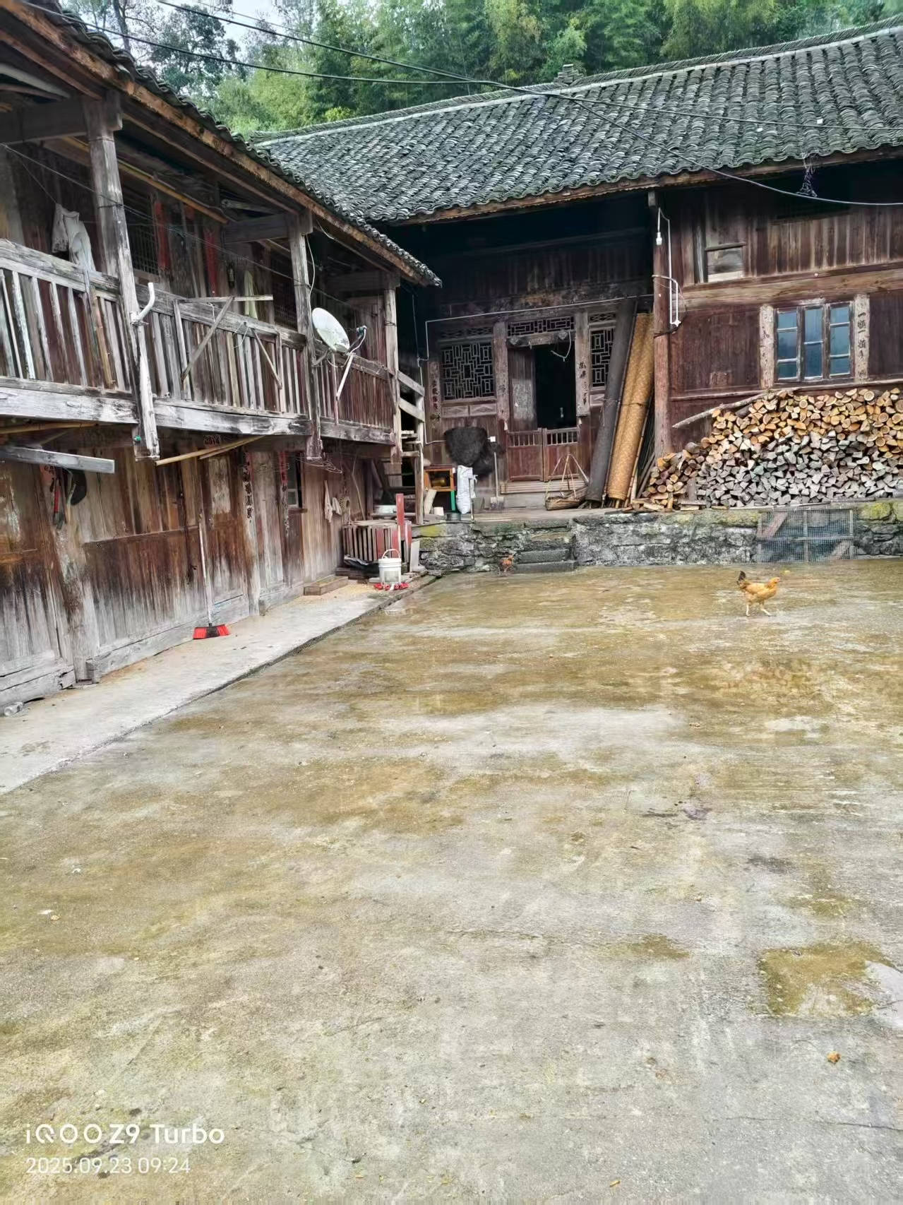 皇冠2登录welcome_那个让老师骄傲的“调皮”班级!30年同学聚会皇冠2登录welcome,还伴有一封来自贵州的感谢信